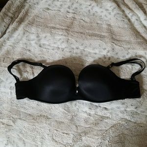 NEVER  WORN Victoria Secret Bombshell Bra 34D